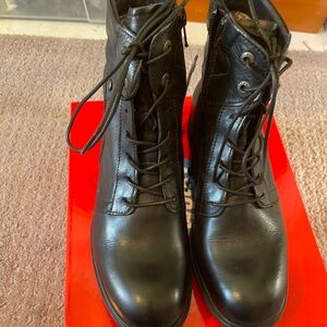 Wolky WP lace up bootie